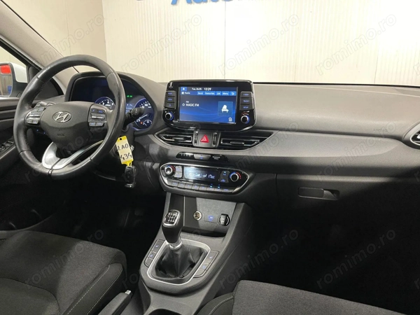 HYUNDAI i30 2022 — imagine 8