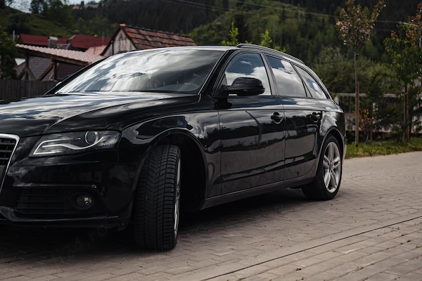 AUDI A4 2011 — imagine 3