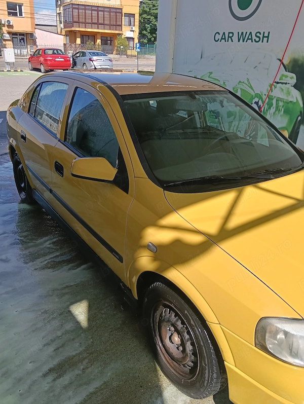 Vind Opel Astra motor 16 8 valve an 2000 taxele la zi sunt proprietar preț 3500 Ron