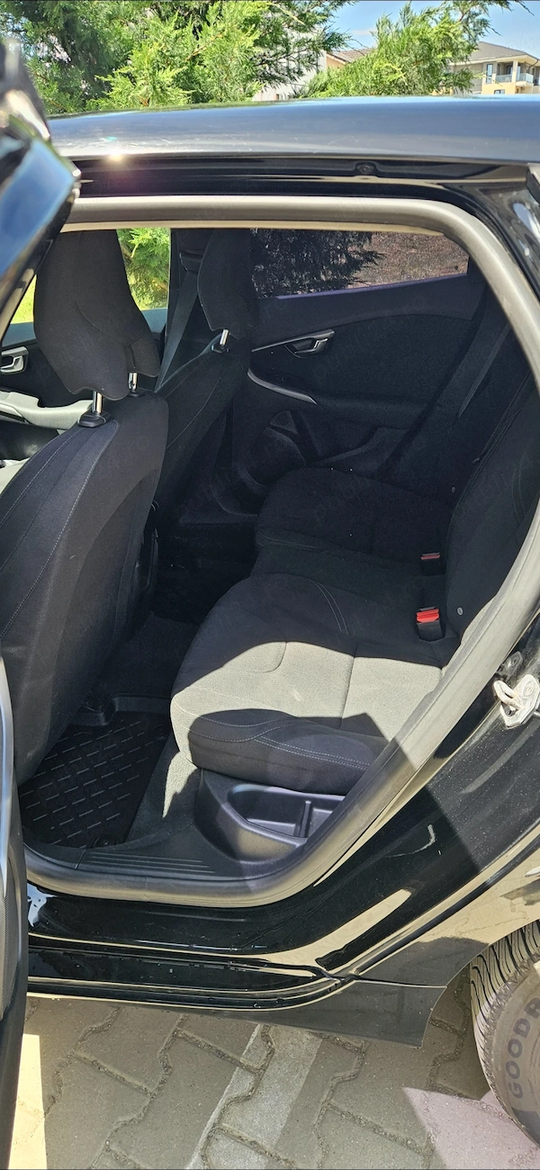 VOLVO V40 2015 — imagine 7