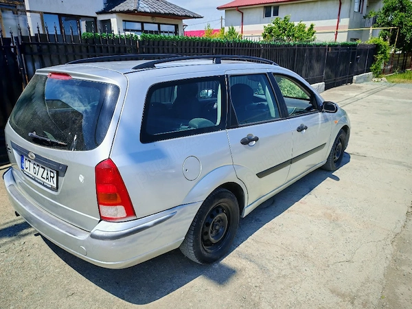 FORD Focus 2002 — imagine 3
