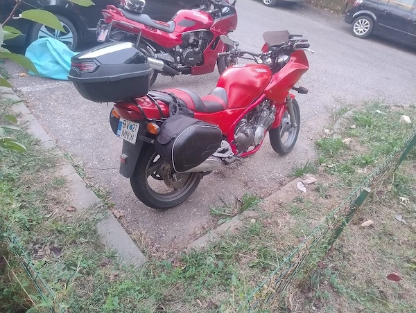 se vinde yamaha diversion