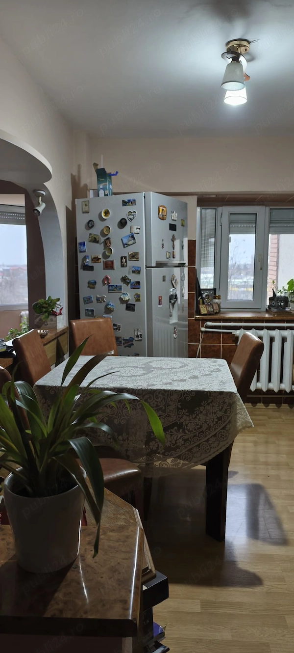 Apartament 3 camere Zona MB uri, lângă parc — fotografia 3