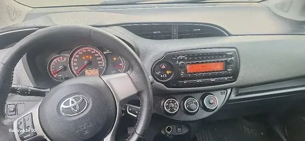 TOYOTA Yaris 2015 — imagine 5
