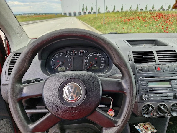 VOLKSWAGEN Polo 2005 — imagine 3