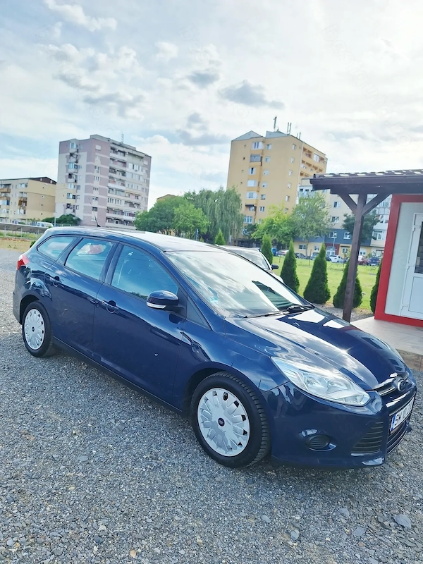 FORD Focus 2014 — imagine 5