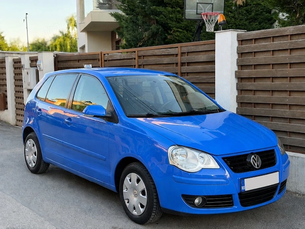 VOLKSWAGEN Polo