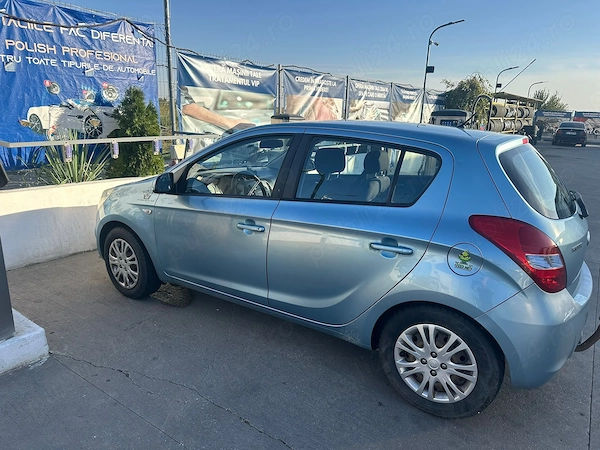 HYUNDAI i20 2009 — imagine 4