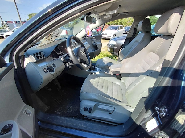 VOLKSWAGEN Passat 2008