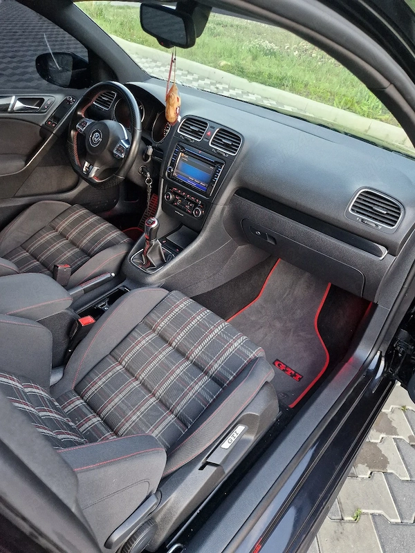 VOLKSWAGEN Golf 2011 — imagine 9