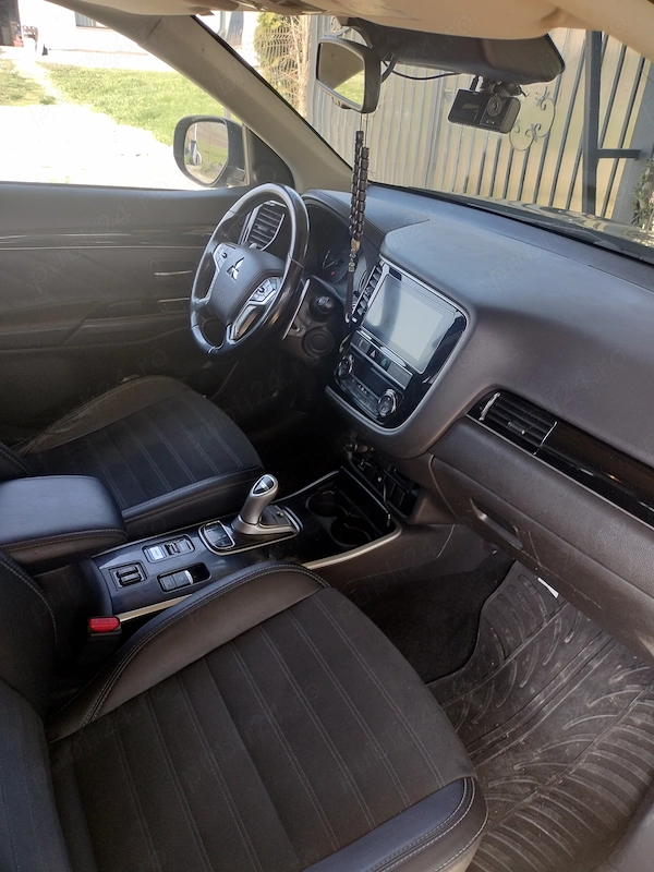 MITSUBISHI Outlander 2019 — imagine 4