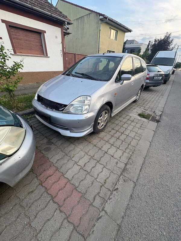 HONDA Stream 2001 — imagine 3