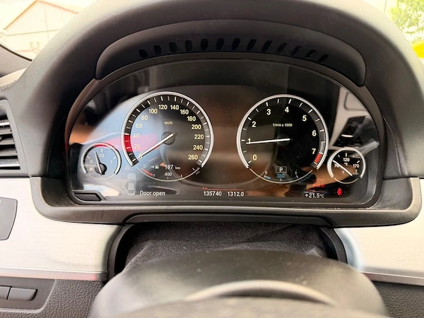 BMW 5 Series 2012 — imagine 2