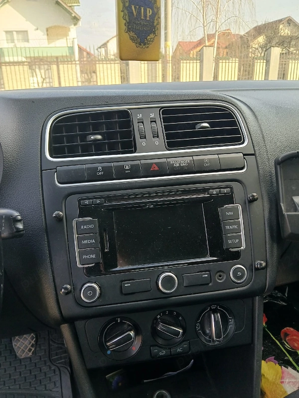 VOLKSWAGEN Polo 2012 — imagine 2