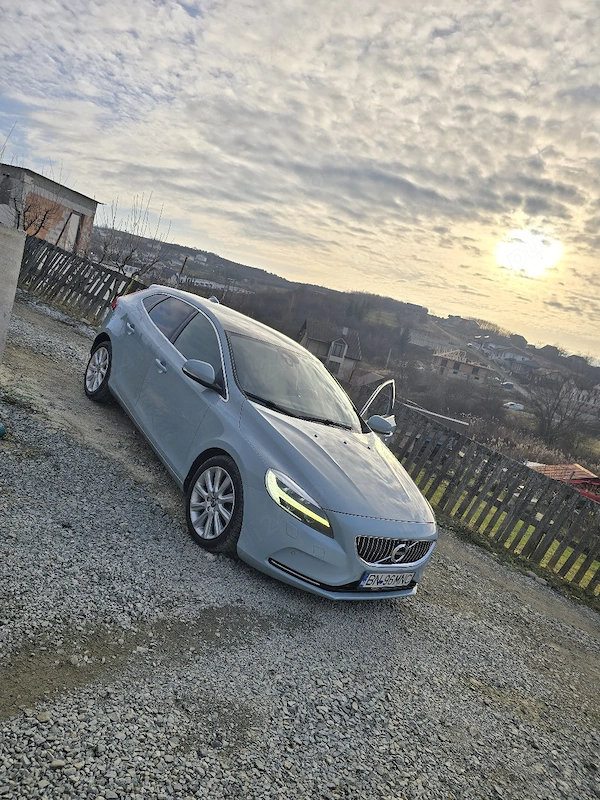 VOLVO V40 2017 — imagine 5