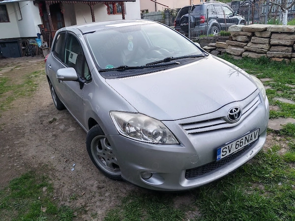 TOYOTA Auris 2011 — imagine 3