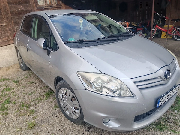 TOYOTA Auris 2011 — imagine 2