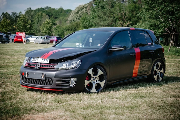 VOLKSWAGEN Golf 2011 — imagine 2
