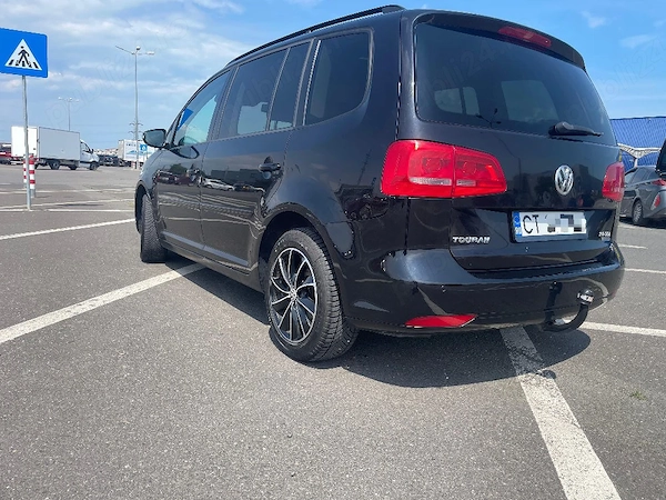 VOLKSWAGEN Touran 2011 — imagine 4