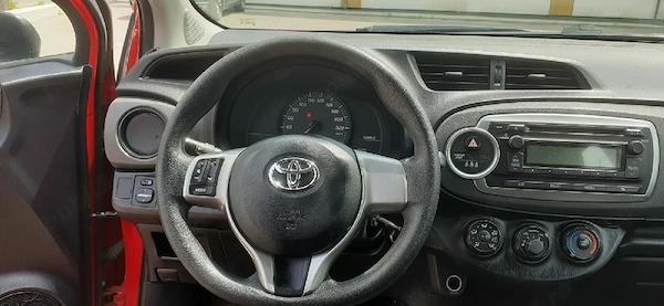 TOYOTA Yaris 2012 — imagine 6