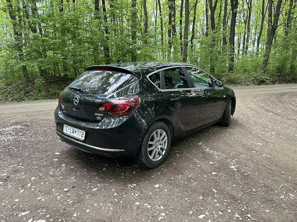 OPEL Astra 2012 — imagine 5