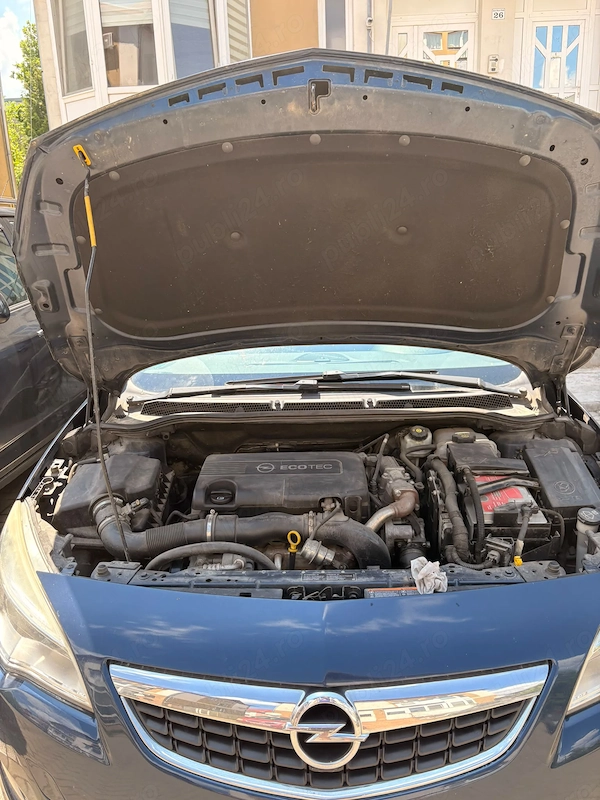 OPEL Astra 2011 — imagine 4