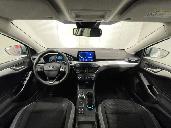FORD Focus 2022 — imagine 7