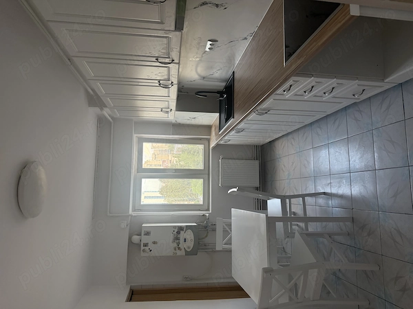 Închiriez apartament 3 camere centru civic ( onix) — fotografia 1