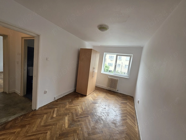 Vand apartament 2 camere et.2 Gojdu — fotografia 3