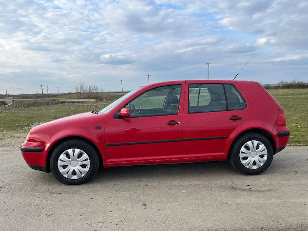 VOLKSWAGEN Golf 2003