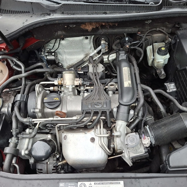 VOLKSWAGEN Golf 2011 — imagine 8