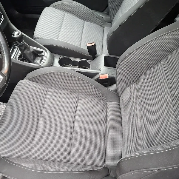 VOLKSWAGEN Golf 2011 — imagine 9