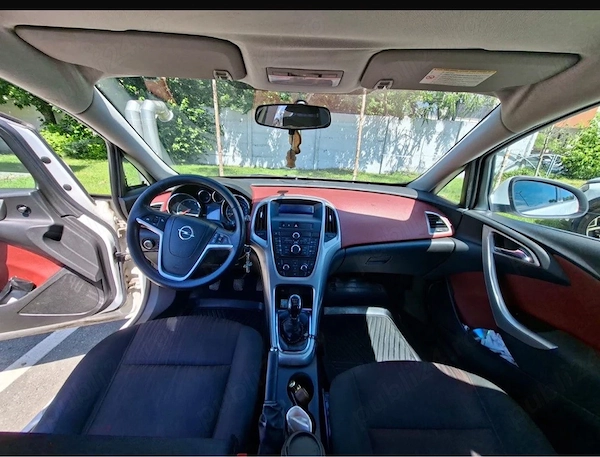 OPEL Astra 2011 — imagine 2