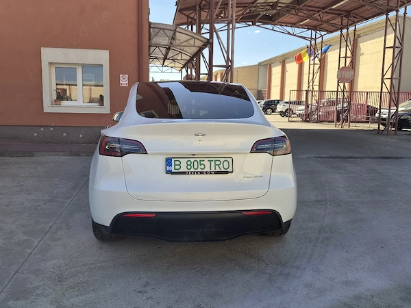 TESLA Model Y 2023 — imagine 9