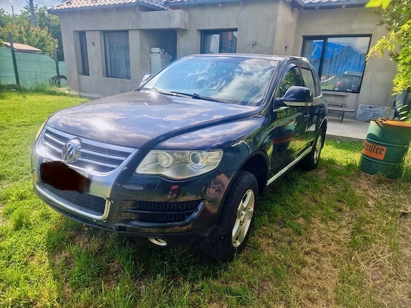 VOLKSWAGEN Touareg