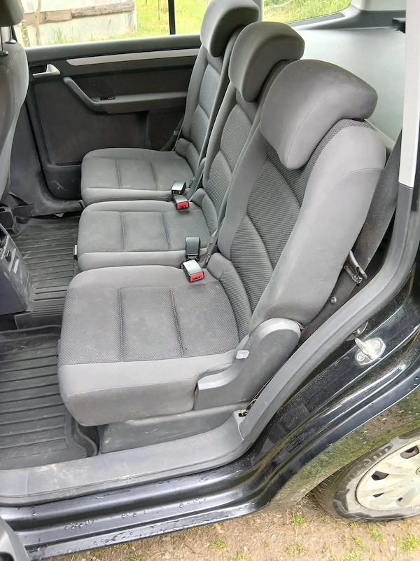 VOLKSWAGEN Touran 2011 — imagine 3