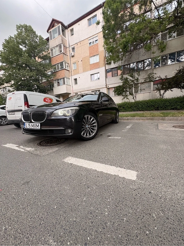 BMW 7 Series 2010 — imagine 5
