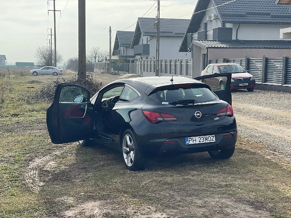 OPEL Astra 2012