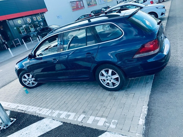VOLKSWAGEN Golf 2011 — imagine 3