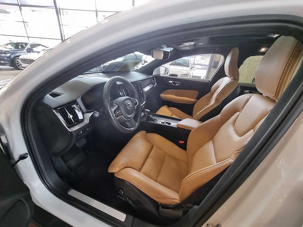 VOLVO V60 Cross Country 2020 — imagine 3