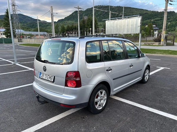 VOLKSWAGEN Touran 2009 — imagine 5