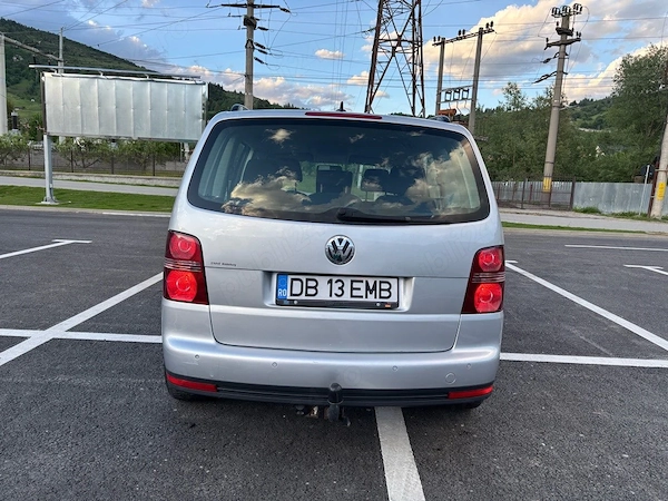 VOLKSWAGEN Touran 2009 — imagine 4