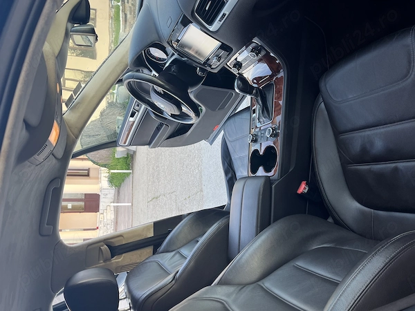 VOLKSWAGEN Touareg 2012 — imagine 6