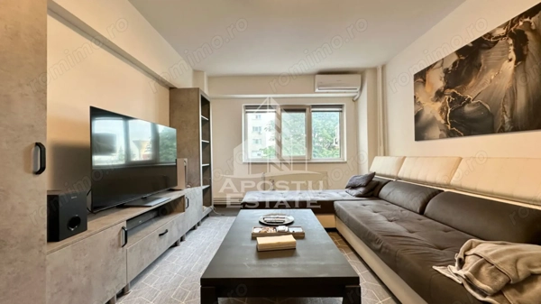 Apartament de vanzare cu 3 camere si garaj, etajul 1, Aradului — fotografia 1