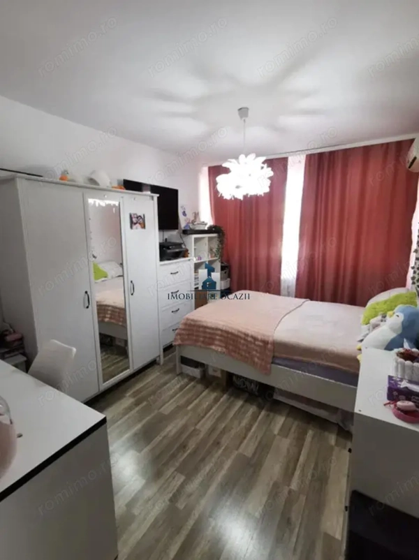 Vanzare Apartament 2 Camere Semidecomandat Bd.Alexandru Obregia — fotografia 3