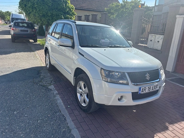 SUZUKI Grand Vitara