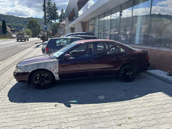 AUDI A4 1995 — imagine 2