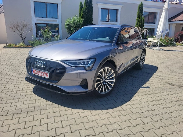 AUDI e-tron 2020