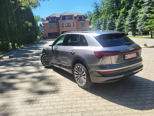 AUDI e-tron 2020 — imagine 3