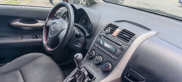 TOYOTA Auris 2010 — imagine 3